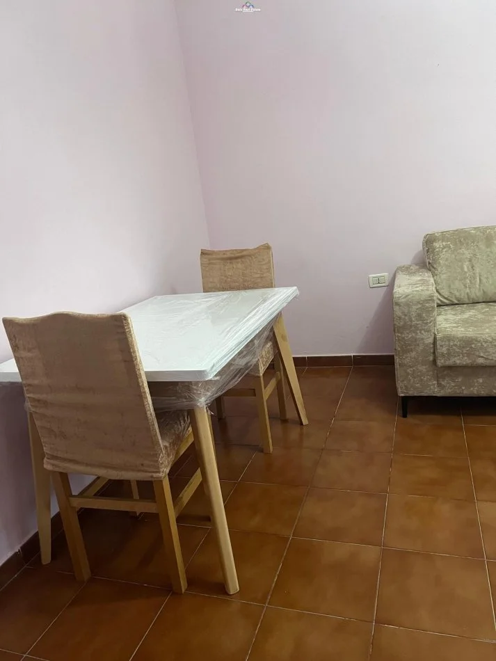 Tirane, jepet me qera apartament 1+1+Ballkon Kati 6, 60 m² 420 € (Rruga e Elbasanit, prane Higjenes)