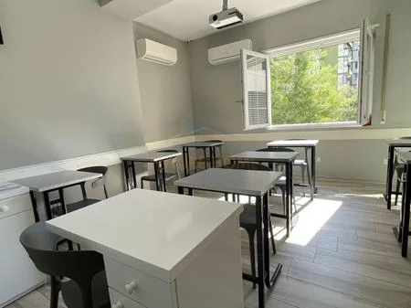 Qera, Ambient Komercial, perball Maternitetit te Ri, Tiranë. AREA50795