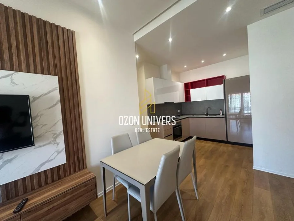 Tirane, jepet me qera apartament 1+1+Ballkon Kati 8, 72 m² 850 € (Kompleksi Delijorgji, Rruga e Kavajës)