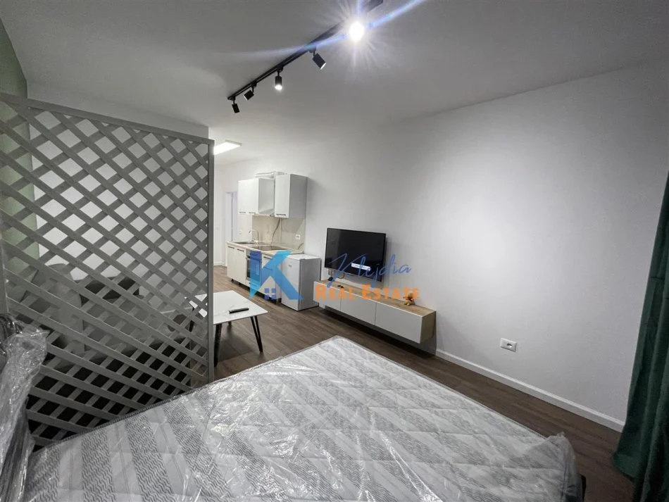 Shqiperi, jap me qera garsonier Kati 6, 40 m² 360 € (Astir)