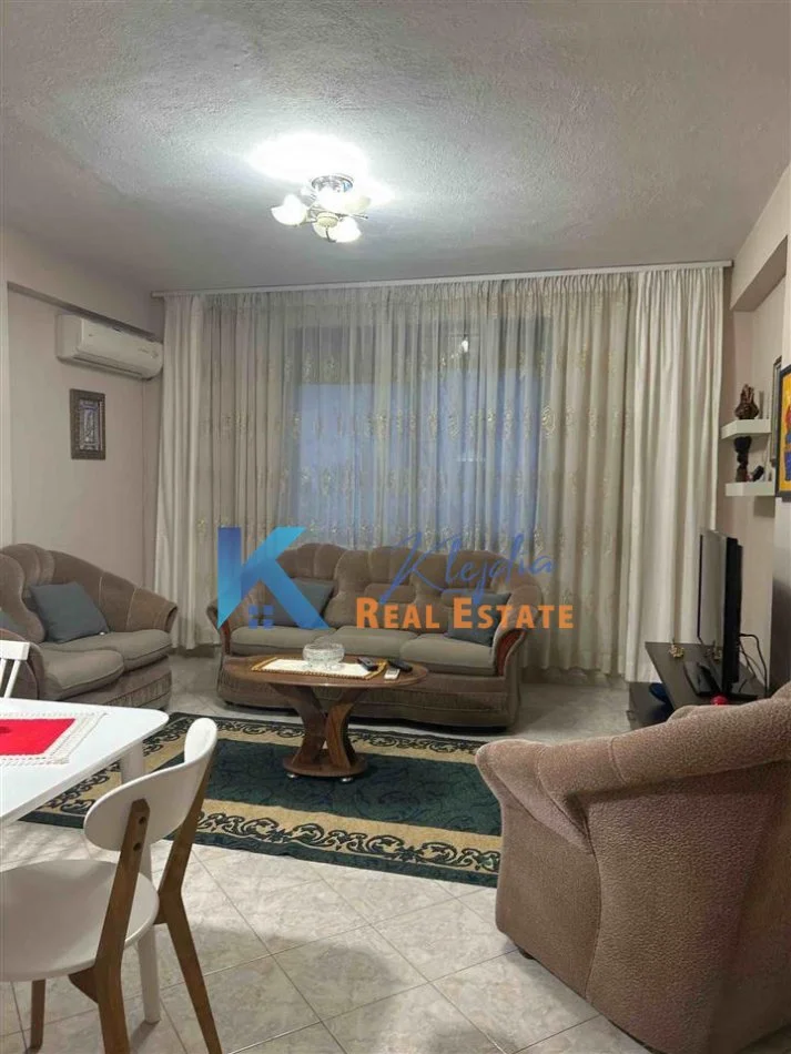 Tirane, jap me qera apartament 1+1+Ballkon Kati 3, 70 m² (prane rruges Bardhyl, te shkolla 4 Deshmoret)