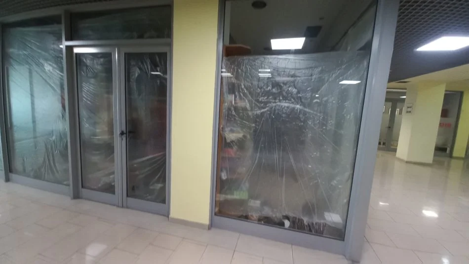 Tirane, jepet me qera dyqan Kati 2, 45 m² 450 € (Rruga e Kavajes)