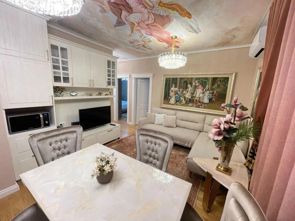 Tirane, jepet me qera apartament 2+1 Kati 9, 83 m² 1.300 € (Myslym Shyri)