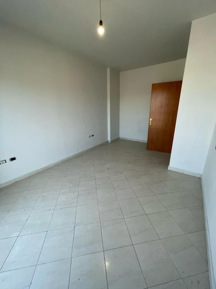 Tirane, shitet apartament 1+1 Kati 2, 66 m² 110.000 € (Rruga Dritan Hoxha)