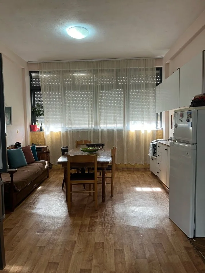Tirane, jepet me qera apartament 2+1 Kati 5, 100 m², 350000 leke/muaj (Idriz Dollaku)