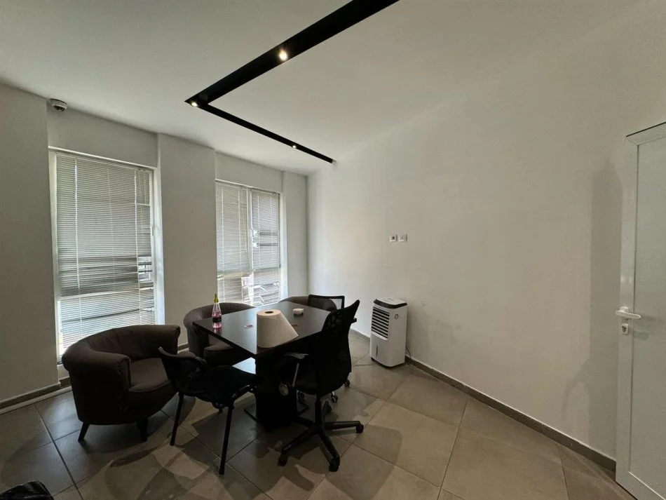 Tirane, shitet zyre Kati 1, 350 m² 600.000 € (Kompleksi Turdiu)