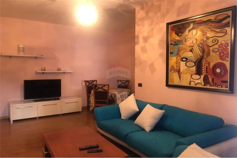Tirane, jepet me qera apartament 2+1 Kati 2, 100 m² 470 € (Endri Keko)
