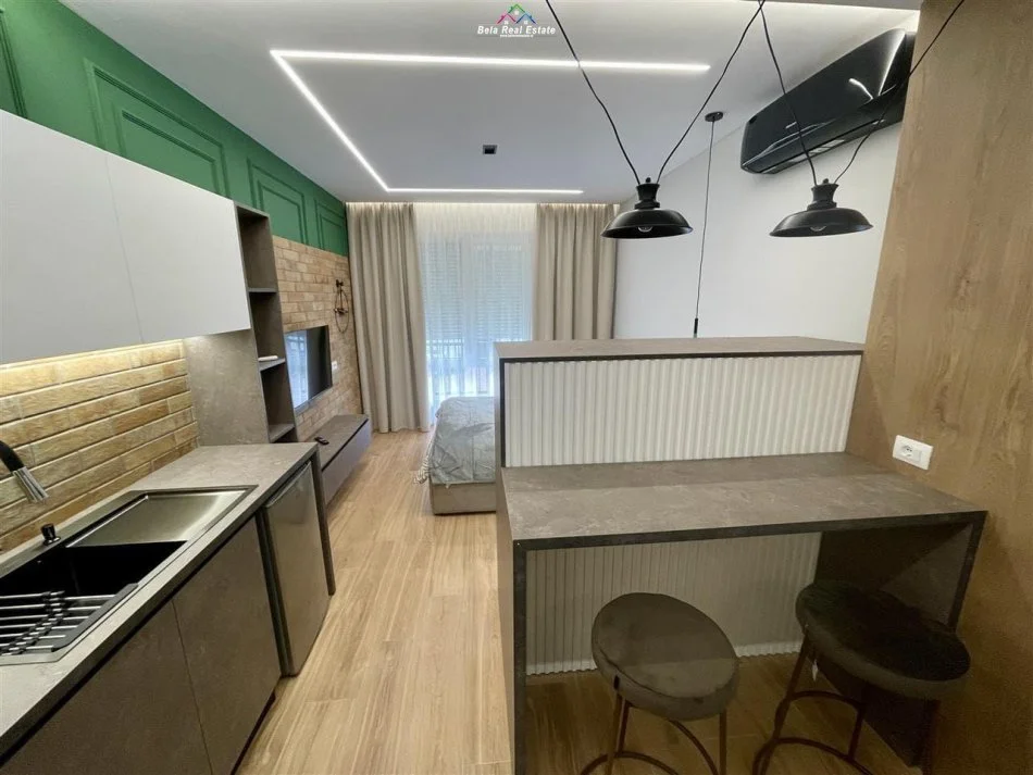 Tirane, jepet me qera garsonier 1+1 Kati 2, 35 m² 380 € (Porcelan, prane UET)