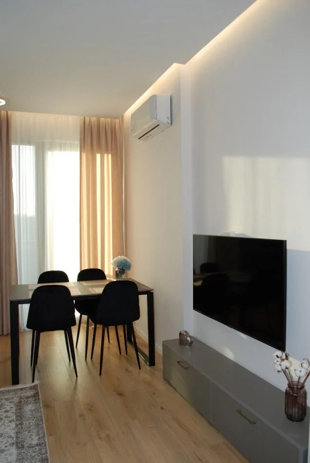 Tirane, jepet me qera apartament 2+1 Kati 8, 90 m² 1.600 € (Rruga e Kosovareve)