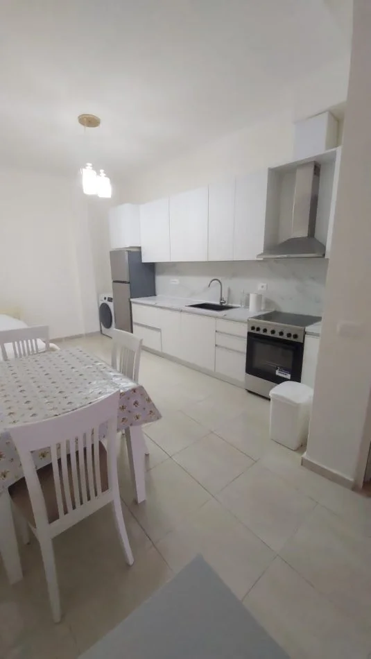 Tirane, jepet me qera shtepi 2+1 Kati 0, 120 m² 120 € (Qender)