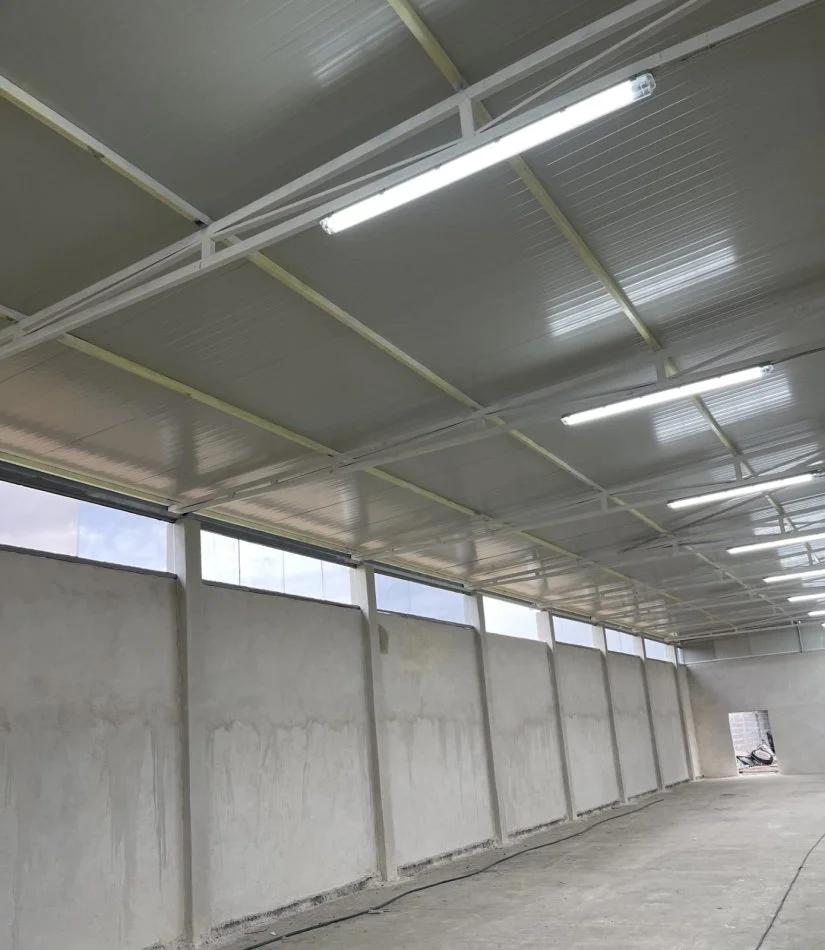 Tirane, jepet me qera magazine Kati 0, 800 m² 2.000 € (QTU)