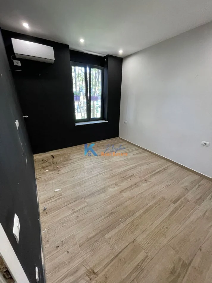 Tirane, jap me qera zyre Kati 1, 50 m² 70.000 Leke (Stadiumi Dinamo)
