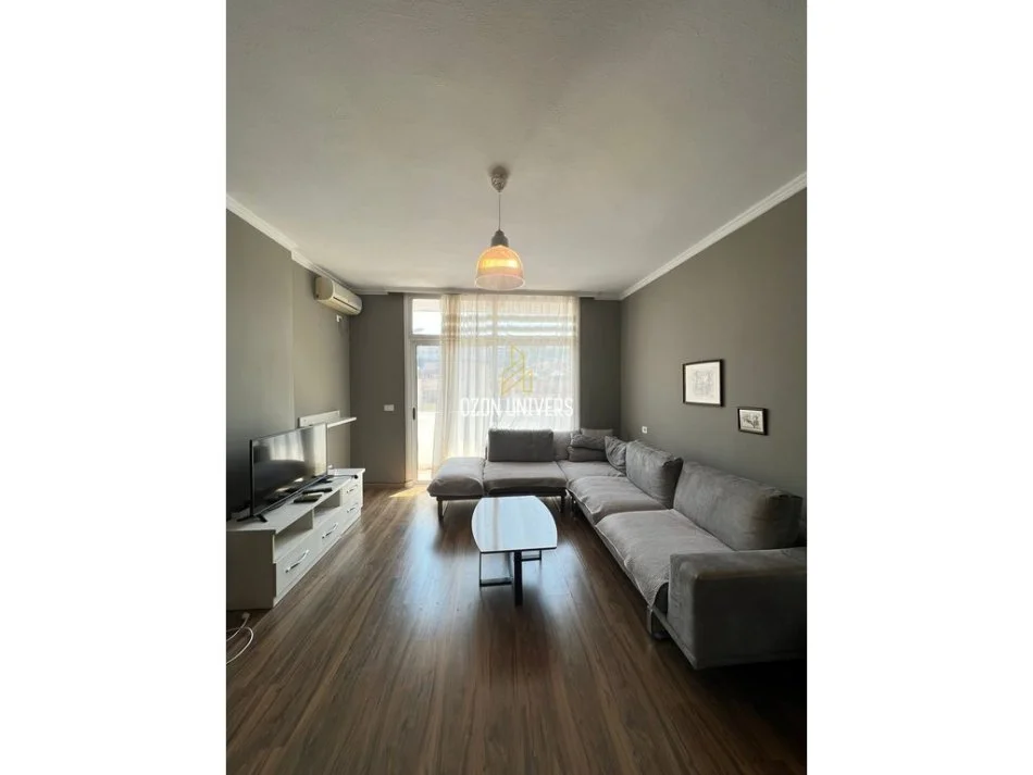 Tirane, jepet me qera apartament 1+1+Ballkon Kati 11, 70 m² 650 € (Komuna e Parisit)