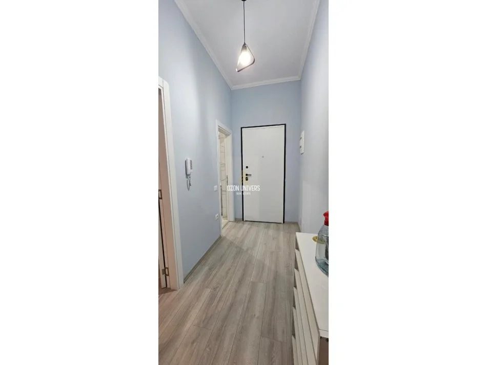Tirane, jepet me qera apartament 1+1 Kati 8, 70 m² 600 € (Square21, Rruga E Kavajes)