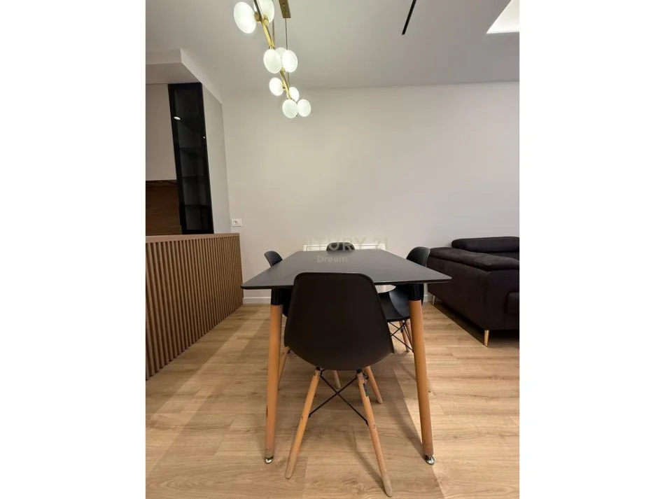 Tirane, shitet apartament 2+1 Kati 6, 111 m² 245.000 € (Xhamllik,Ish-Profarma)