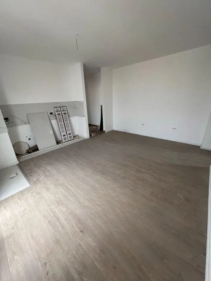 Tirane, shitet apartament 1+1 Kati 3, 49 m² 75.000 € (Selite)