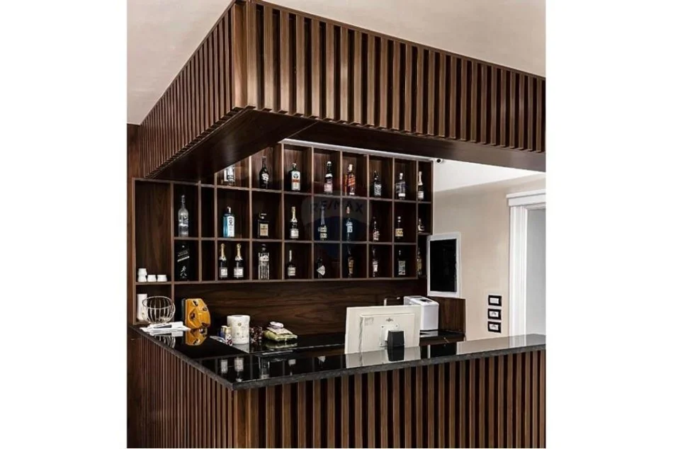 Tirane, jepet me qera hotel Kati 3, 331 m² 3.200 € (Kinostudio)