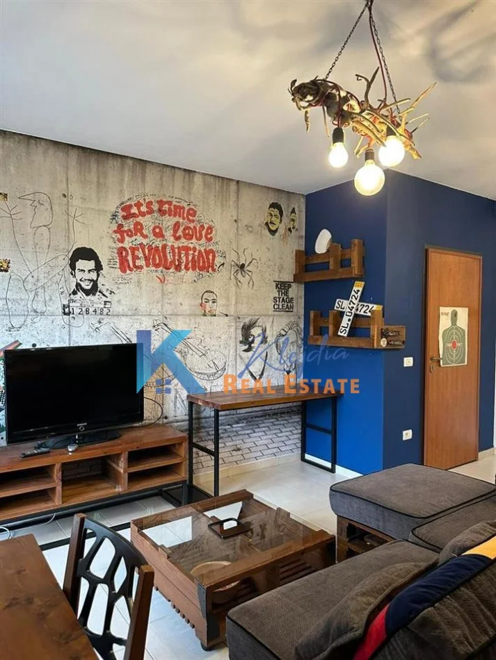 Tirane, jap me qera apartament 1+1+Ballkon Kati 2, 64 m² 600 € (afer Liqenit te Thate)