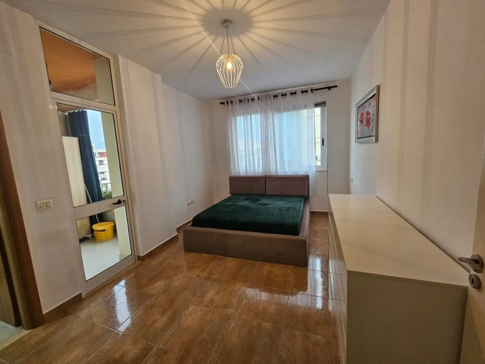 Tirane, shitet apartament 2+1+Ballkon Kati 7, 103 m² 130.000 € (loni ligori)