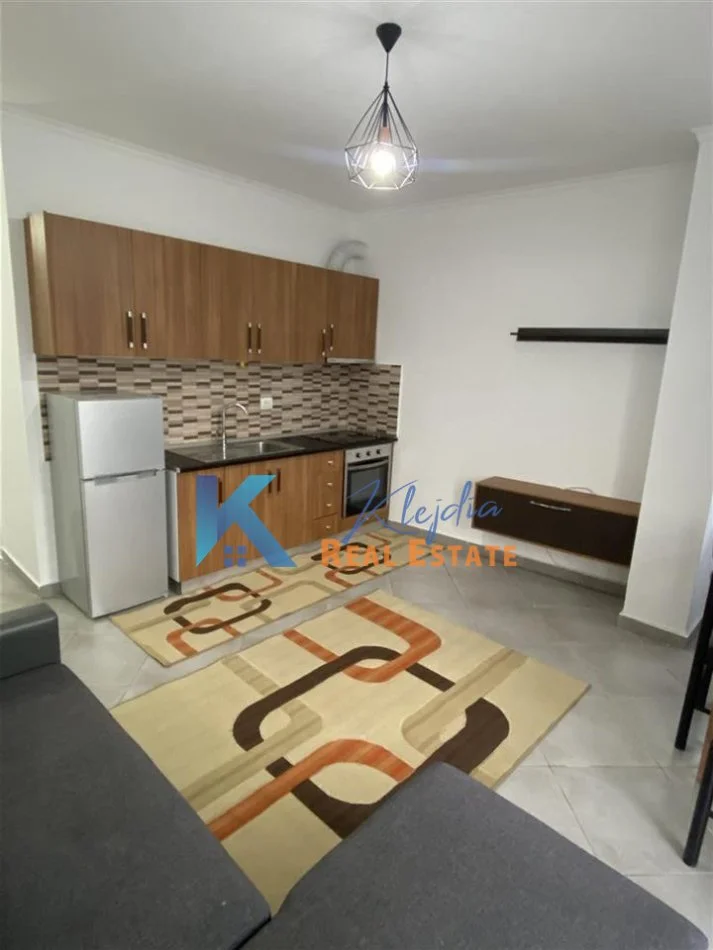 Tirane, jap me qera apartament 1+1+Ballkon Kati 8, 68 m² (Astir, afer Nela 5)