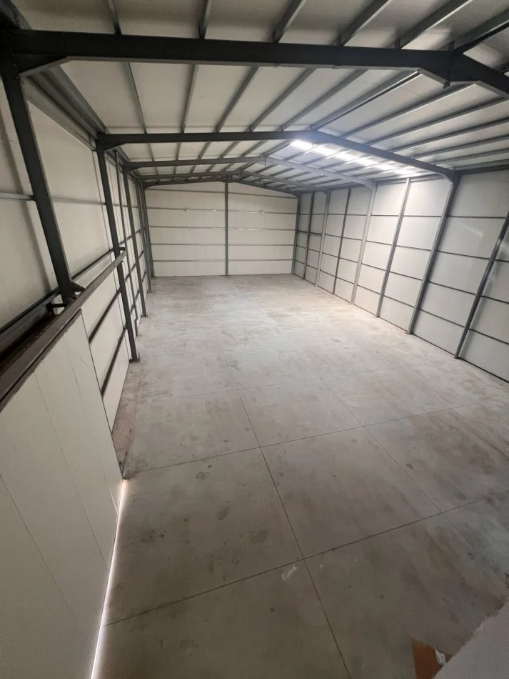 Tirane, jepet me qera magazine Kati 0, 600 m² 2.600 € (Autosttrada Tirane Durres)