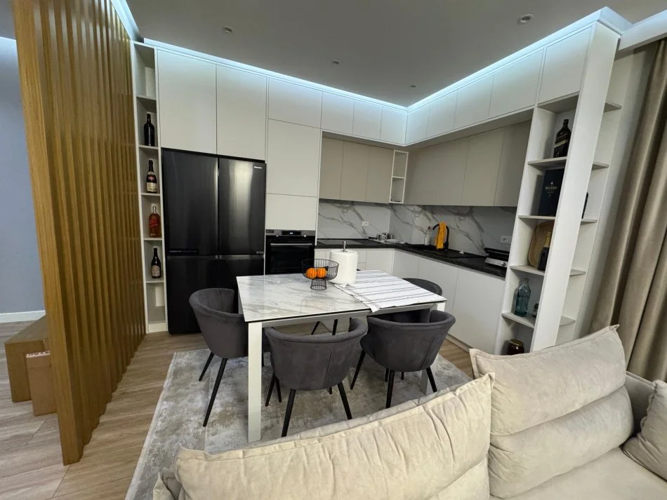Tirane, shitet apartament 3+1 Kati 3, 133 m² 320.000 € (Kompleksi FZ)