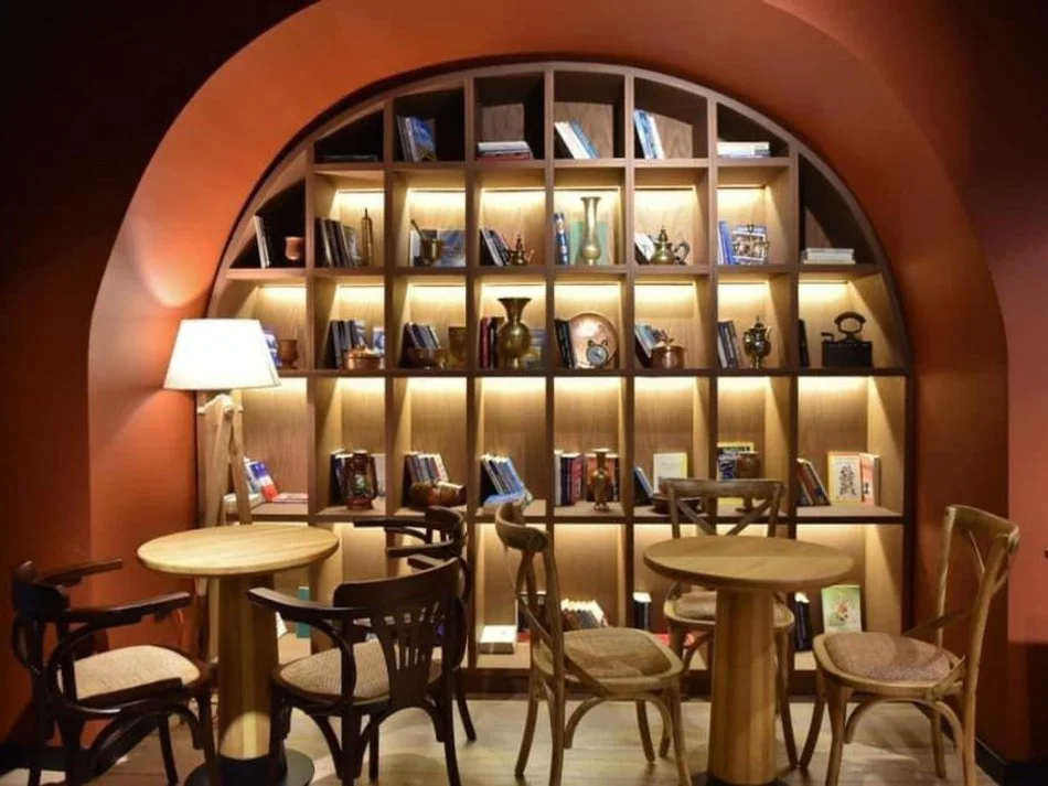 Tirane, jepet me qera lokal Kati 0, 172 m² 2.000 € (ish ekspozita)