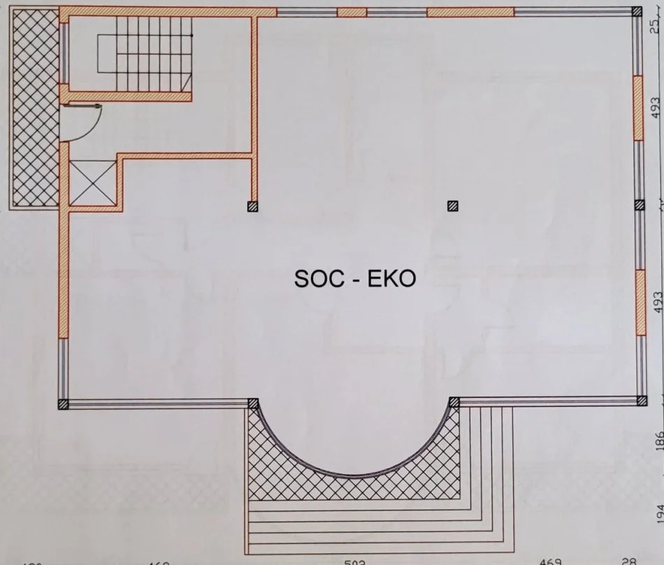 Tirane, jepet me qera ambjent biznesi Kati 1, 366 m² 2.300 € (Rruga Kujtim Laro)