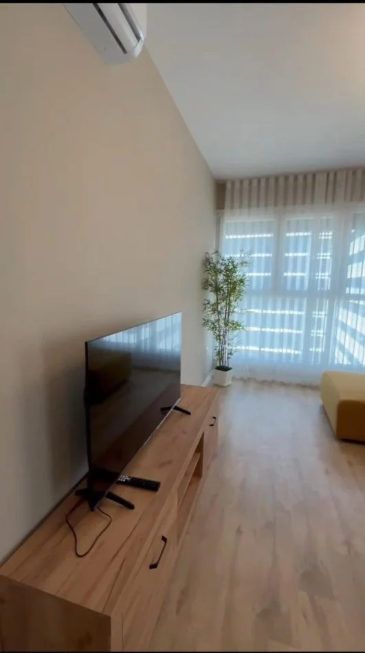 Tirane, jepet me qera apartament 1+1+Ballkon Kati 4, 73 m² 600 € (Don Bosko, Trio Tower Residence)