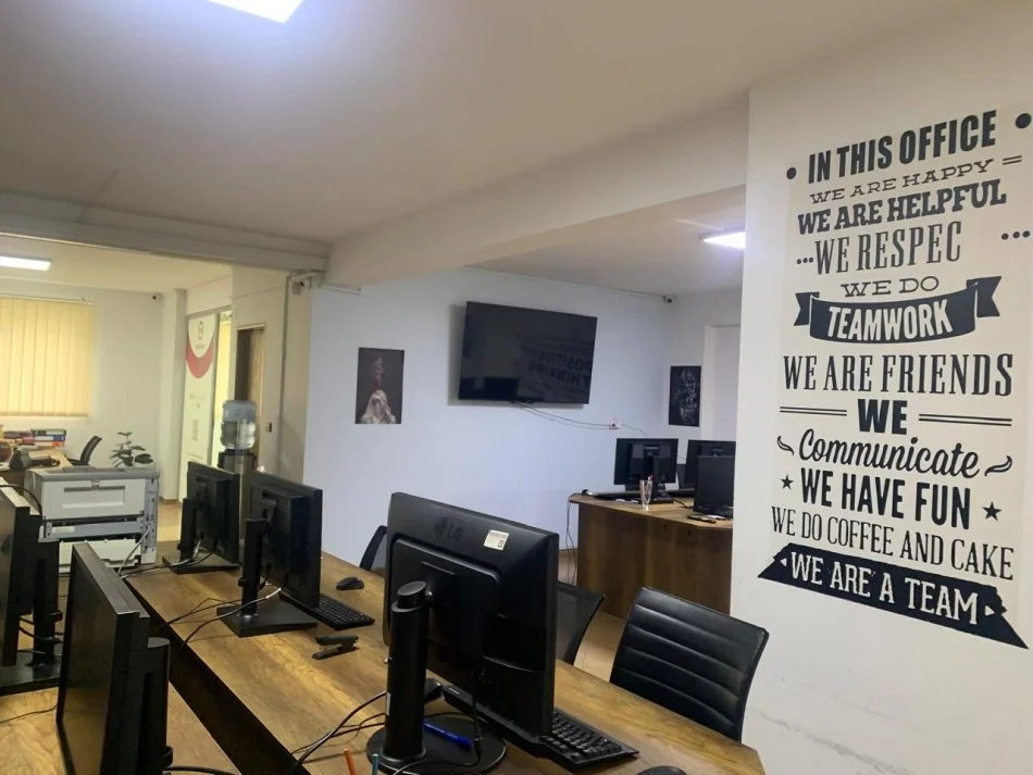 Tirane, jepet me qera zyre Kati 0, 120 m² 900 € (Ndre Mjeda)