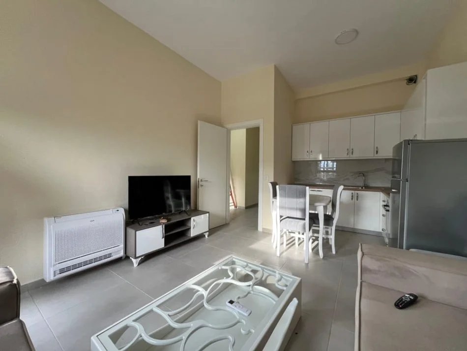 Tirane, jepet me qera 2+1+2 +Ballkon Kati 1, 90 m² 500 €