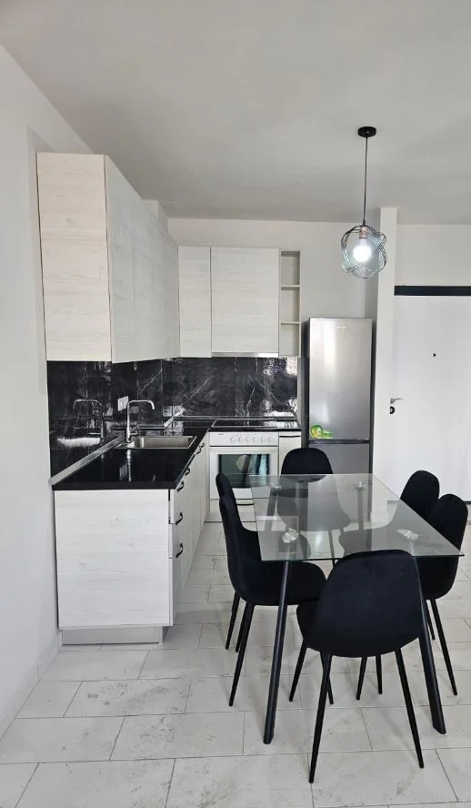 Tirane, jepet me qera apartament 1+1 Kati 11, 70 m² 450 € (Tirana Golden Park)