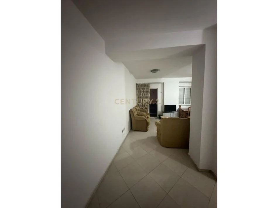 Tirane, shitet apartament 1+1 Kati 2, 62 m² 105.000 € (Porcelan,Mbrapa UET)