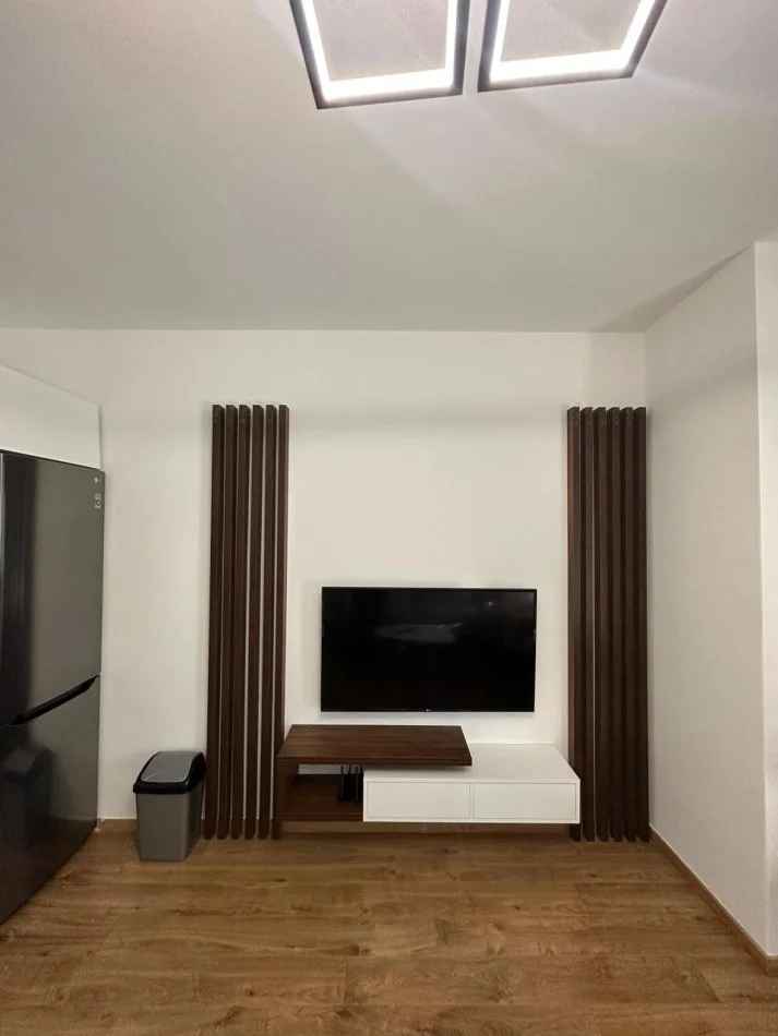 Tirane, shitet apartament 1+1 Kati 5, 115.000 € (Fusha e Aviacionit)