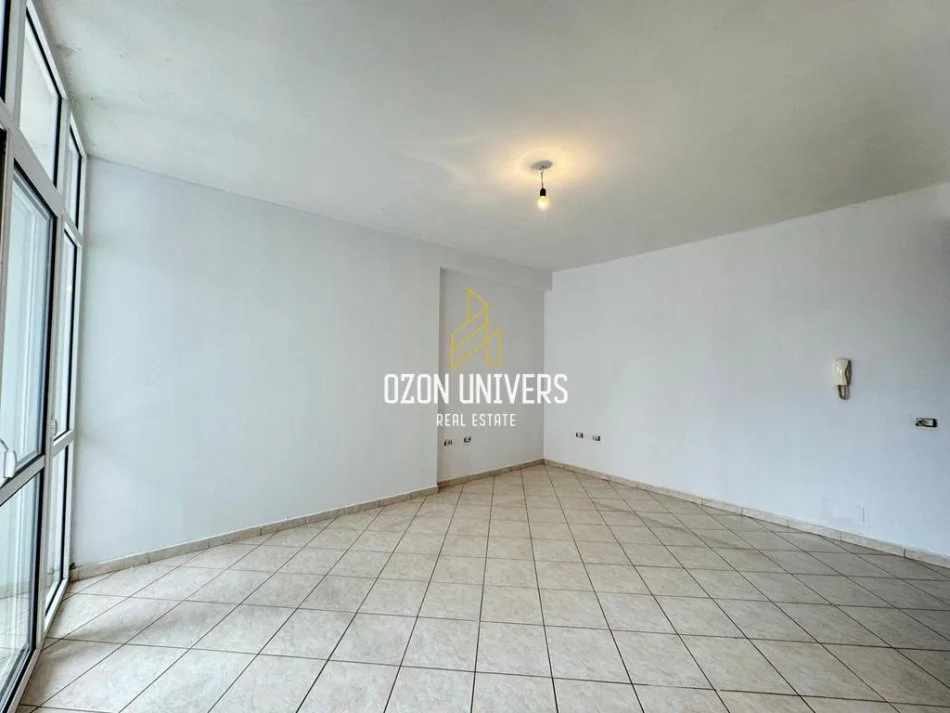 Tirane, shitet apartament 2+1+Ballkon , 117 m² 141.048 € (përballë Vilës “L”, Astir)