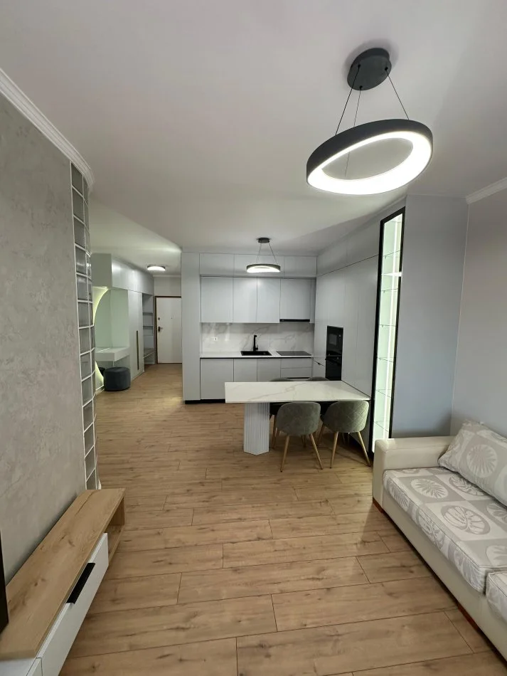 Tirane, jepet me qera apartament 2+1 Kati 2, 100 m² 1.000 € (Don Bosko)