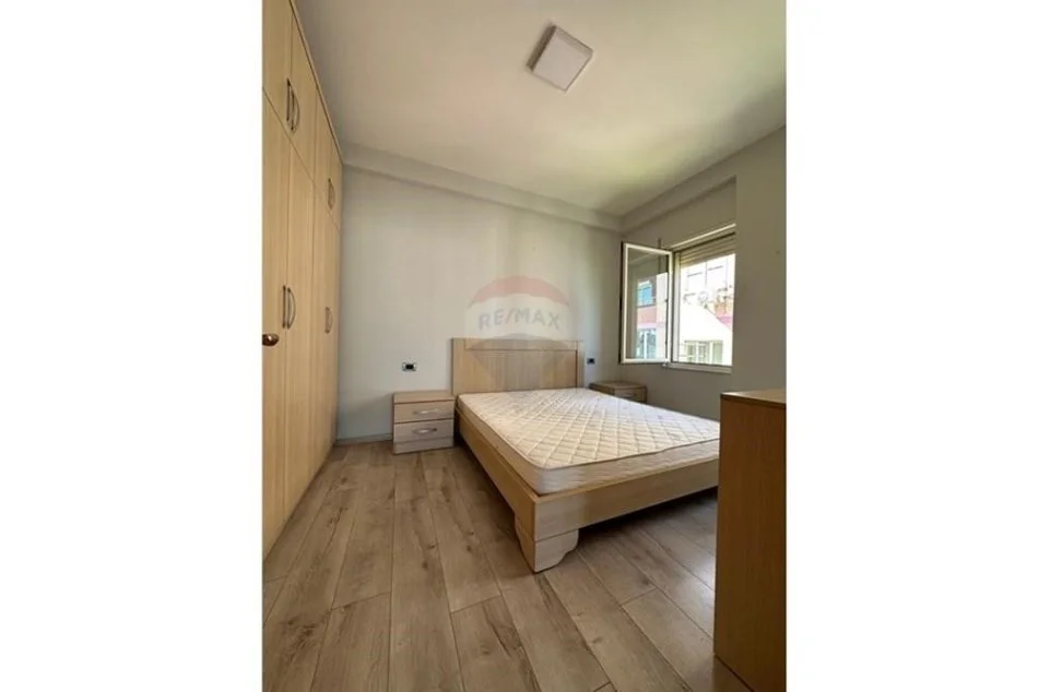 Tirane, jepet me qera apartament 1+1 Kati 3, 55 m² 550 € (rruga e ullishtes)