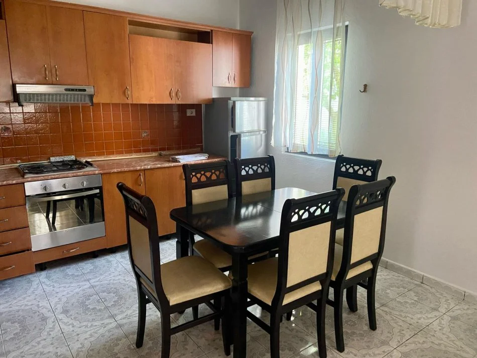 Tirane, jepet me qera apartament 2+1 Kati 2, 110 m² 400 € (Sauk i Ri)