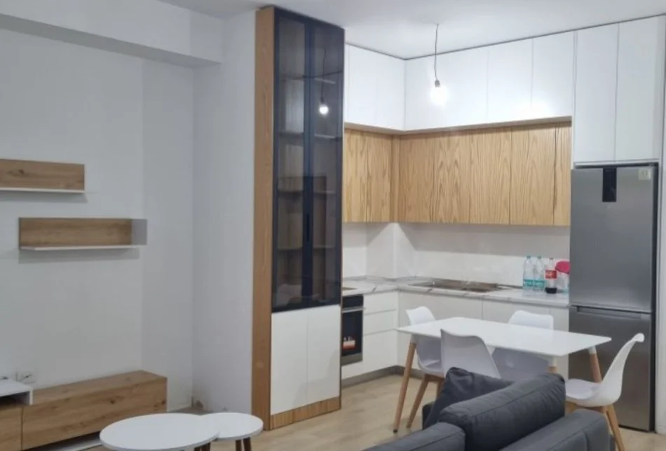 Tirane, jepet me qera apartament 2+1 Kati 3, 86 m² 500 € (Ali Demi)