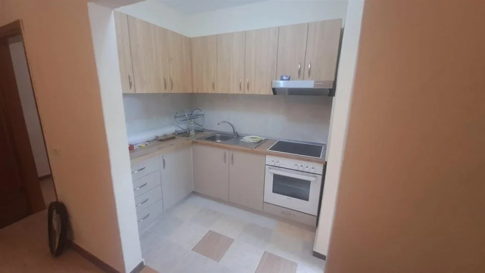 Tirane, jepet me qera apartament 2+1 Kati 2, 75 m² 400 € (Porcelan)