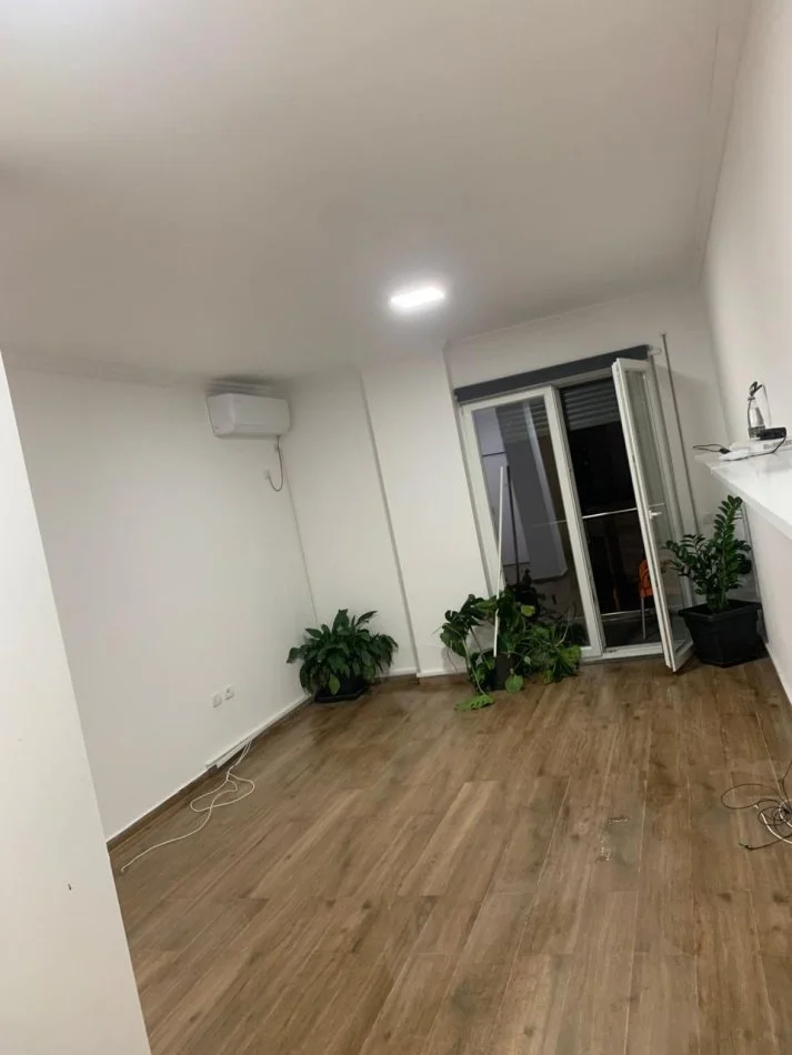 Tirane, jepet me qera apartament 1+1 Kati 3, 65 m² 550 € (Myslym Shyri)