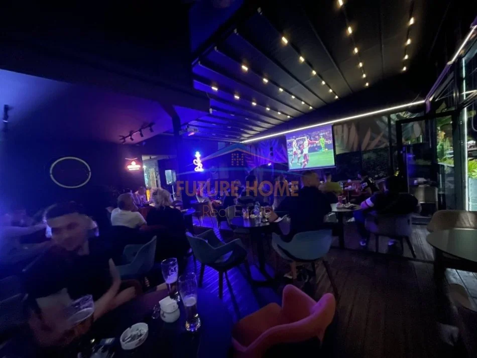 Tirane, shitet lokal Kati 0, 220 m² 40.000 € (stadiumi dinamo)