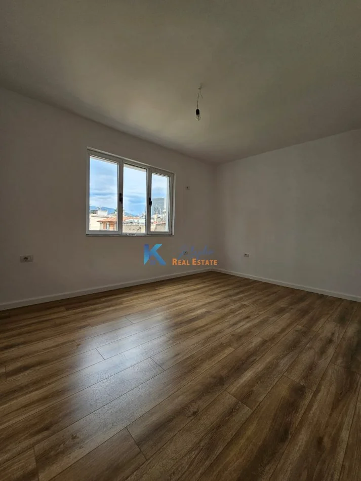 Tirane, shitet apartament 1+1 Kati 4, 45 m² 130.000 € (Qendër, Tiranë)