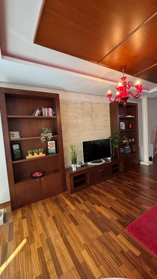 Tirane, jepet me qera apartament 2+1 Kati 3, 120 m² 1.200 € Ambasador 2