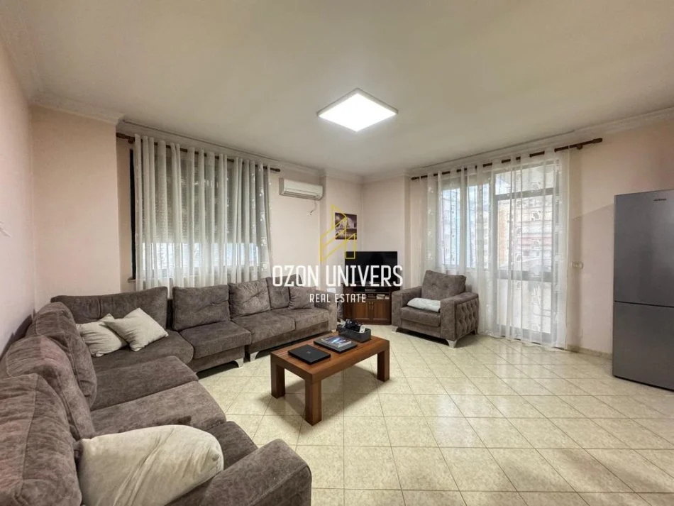 Tirane, jepet me qera apartament 2+1+Ballkon Kati 6, 120 m² 700 € (Ish Ekspozita)