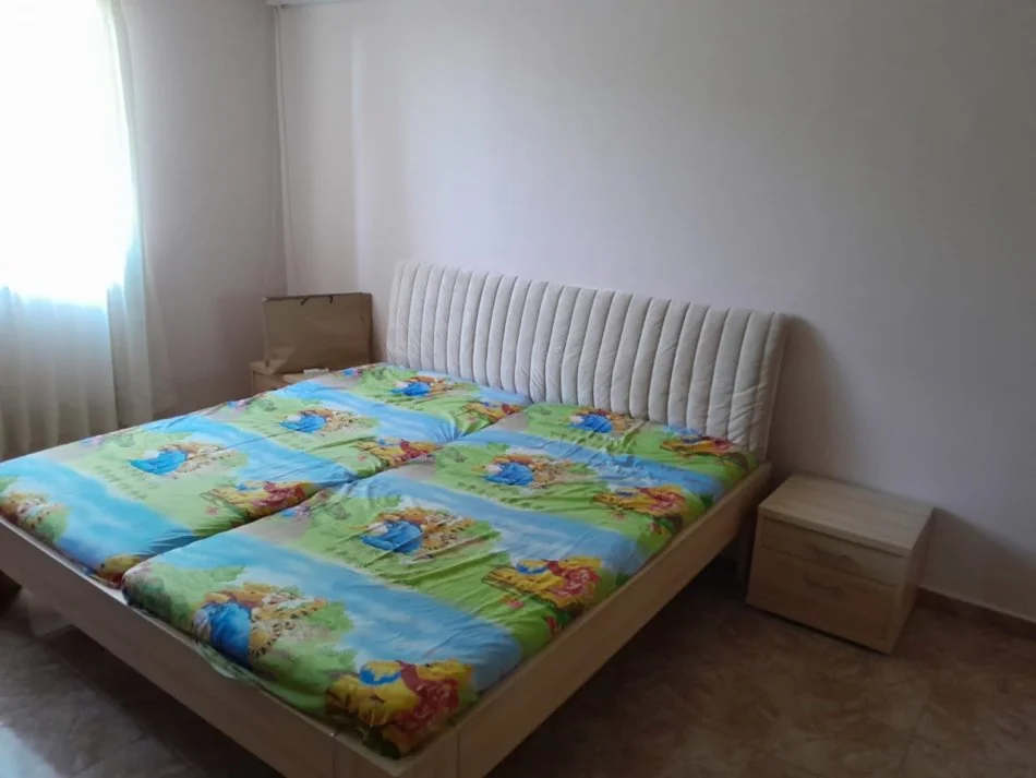 Tirane, jepet me qera 2+1 Kati 4, 60 m² 450 € (Shkolla Bashkuar)