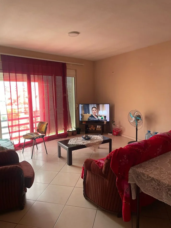 Tirane, jepet me qera apartament 2+1 Kati 6, 110 m² 500 € (Oxhaku)