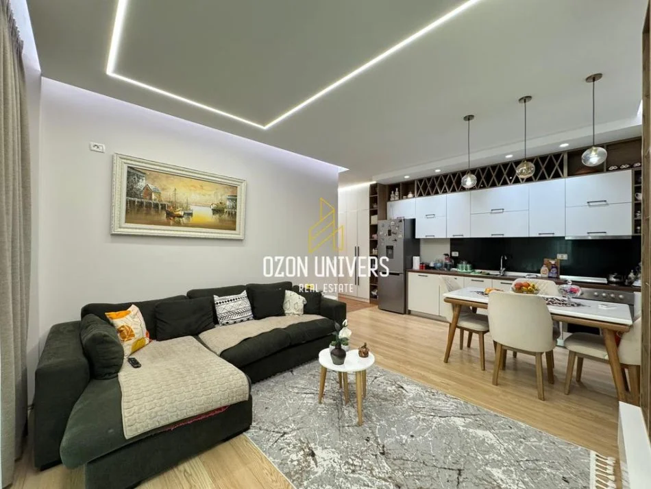 Tirane, jepet me qera apartament 2+1+Ballkon Kati 2, 85 m² 600 € (Apartament 2+1 me Qira tek Kompleksi Bora, Liqeni i Thatë !)