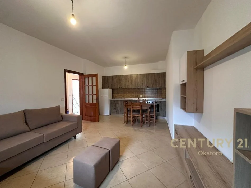 Tirane, jepet me qera apartament 1+1 Kati 5, 60 m² 500 € (Ferit Xhajko)