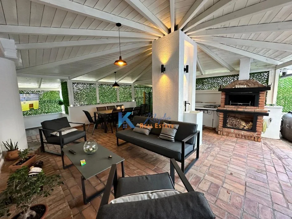 Mali Robit, shitet apartament+verande | Penthouse 3+1+Aneks+Ballkon , 230 m² 255.000 € (Golem – 50m nga deti)